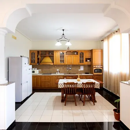 Mare - For Families & Groups