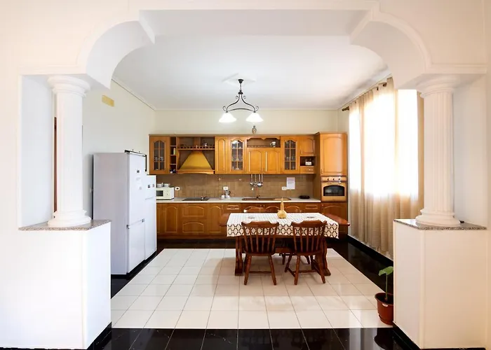 Mare - For Families & Groups